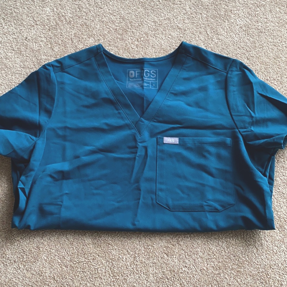 Figs on pockets scrub top